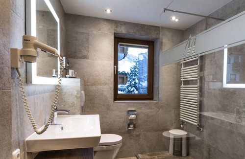 Sankt Anton am Arlberg Hotel | Hotel Grieserin