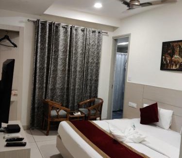 Zirakpur Hotel | Hotel Hamilton
