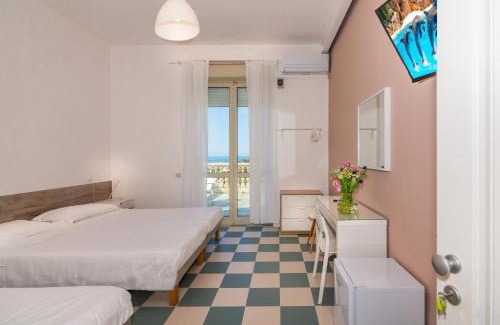 Marina di Pietrasanta Hotel | Hotel Happy
