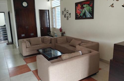 Malviya Nagar Hotel | Hotel Hari villa by rock on