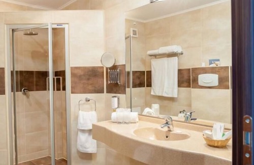 Constanta Hotel | Hotel Hawaii