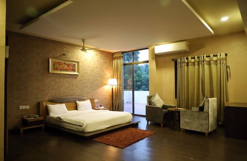Nandurbar Hotel | Hotel Heera Excutive