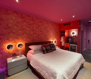 Cherokee Triangle House | Hotel Hilo - Room 202