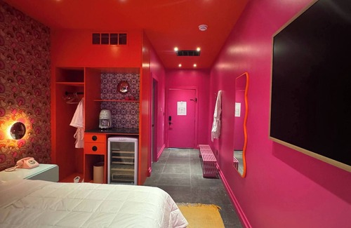 Cherokee Triangle Hotel | Hotel Hilo - Room 204