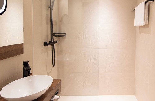 Uster District Hotel | HOTEL illuster - Urban & Local