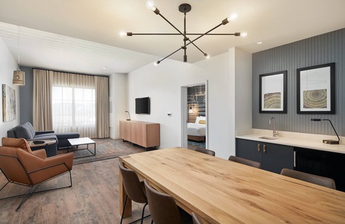 College Town Hotel | Hotel Indigo Tallahassee - Collegetown by IHG