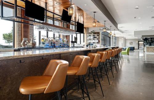 Traverse City Hotel | Hotel Indigo Traverse City by IHG