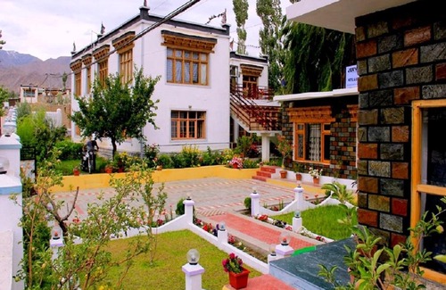 Leh Hotel | Hotel Jeevanam Villa