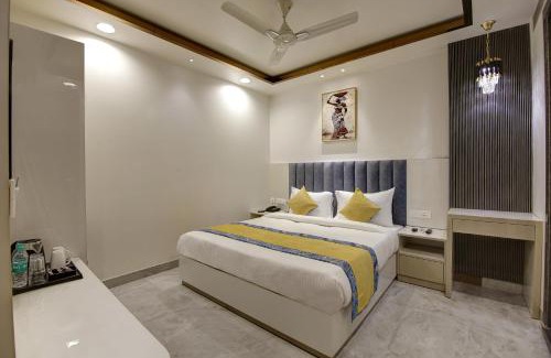 Paharganj Hotel | Hotel Kaca Inn-Traveller's Choice Awarded Best of the Best 2025