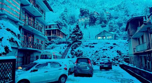 Vashist Hotel | Hotel Kanchani - A Majestic Mountain Retreat