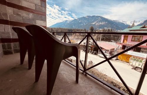 Vashist Hotel | Hotel Kanchani - A Majestic Mountain Retreat