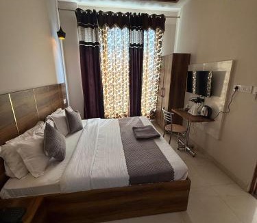 Zirakpur Hotel | Hotel kartik
