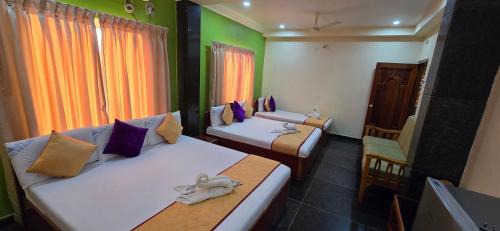 Srikalahasti Hotel | Hotel KCR Grand