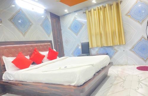 Charbagh Hotel | Hotel Krishna Palace Charbagh Lucknow - Fully Air Conditioned - Near Lucknow Charbagh Railway Station - Good Choice of Travellers