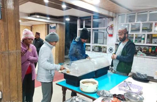 Ghangaria Hotel | Hotel Kuber