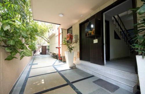 Saket Hotel | Hotel Kular at Saket Near PVR Cinema