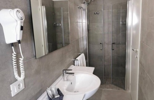 Cagnona Hotel | HOTEL KURSAAL ☆ Quadruple Room, Rich Breakfast Included