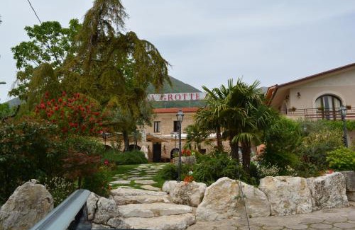 San Donato Val Di Comino Hotel | Hotel La Grotte