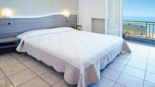 Cupra Marittima Hotel | Hotel La Perla