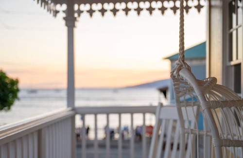 Historic Lahaina Front Street Hotel | Hotel Lahaina