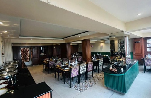 Dal Lake Hotel | Hotel Lake View Kashmir