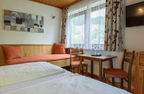 Russbach am Pass Gschuett Hotel | Hotel Landhaus Ausswinkl
