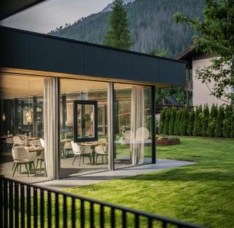 Valle San Silvestro Hotel | Hotel Laurin