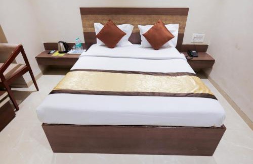 Shirdi Hotel | Hotel Laxmibai Palace- Only 300 miter from Sai Baba Temple!