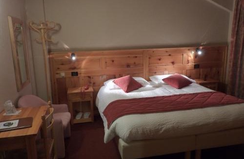 Antagnod Hotel | Hotel Le Clocher