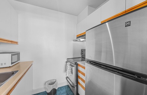 Saint-Sauveur House | Hotel le Domaine Studio Queen kitchen balcony