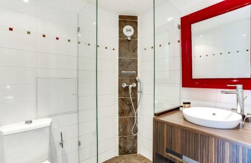 Cannes City Centre Hotel | Hotel Le Mistral