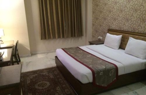 Karnal Hotel | Hotel Leela Grande