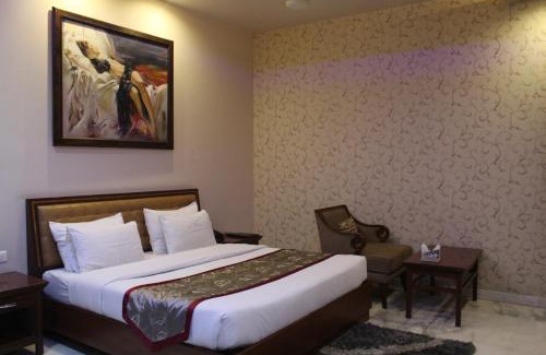 Karnal Hotel | Hotel Leela Grande
