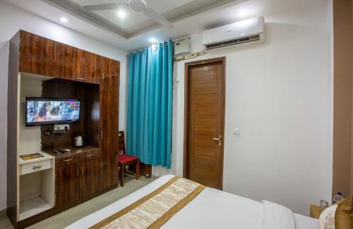 Noida Hotel | Hotel Lemonwood Suites - Noida Sector 104