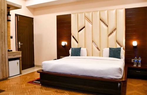 Lansdowne Hotel | Hotel Leosh Lansdwone