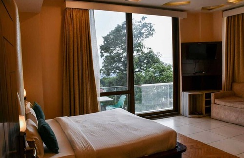 Lansdowne Hotel | Hotel Leosh Lansdwone
