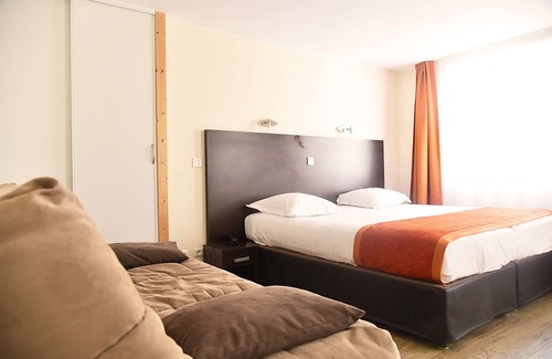 Greoux-les-Bains Hotel | Hotel Les Alpes