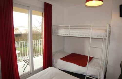 Queyrac Hotel | Hotel Les Vieux Acacias