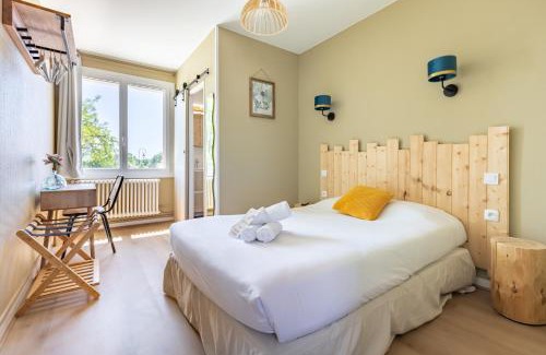 Queyrac Hotel | Hotel Les Vieux Acacias