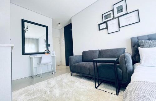 Kareeberg Apartment | Hotel living 1Bed Studio Waverley Melrose Sandton