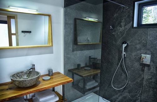 Champs-sur-Tarentaine-Marchal Hotel | Hotel Lodges with PRIVATE SPA in the VOLCANS OF AUVERGNE