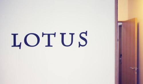 Haaleiti Hotel | Hotel Lotus