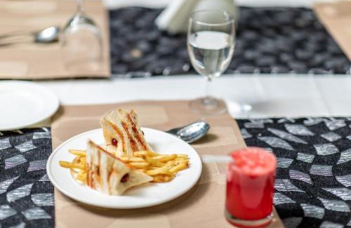 Shenoys Hotel | Hotel Luciya