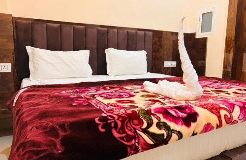 Mathura Hotel | Hotel Madhavam Inn