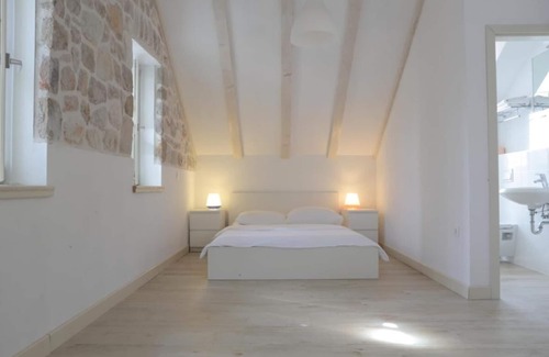 Prvic Luka Hotel | Hotel Maestral
