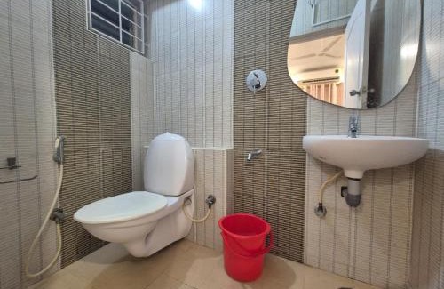 Vadanemelli Hotel | Hotel Manjula INN