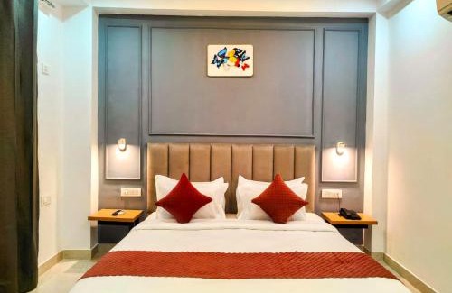 Sector 15 House | Hotel Mavens House Artemis Hospital Road