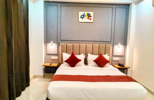 Sector 15 House | Hotel Mavens House Artemis Hospital Road
