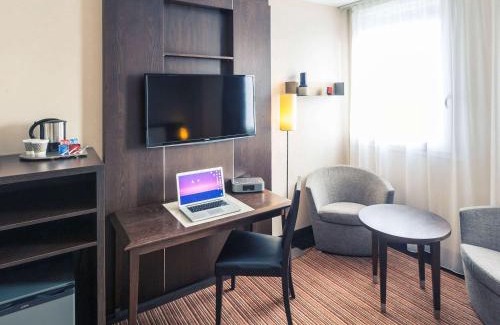 Cesson-Sevigne Hotel | Hotel Mercure Rennes Cesson