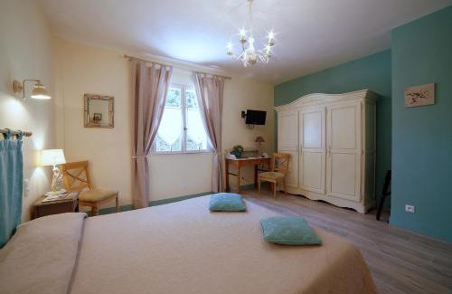 Mas-Blanc-des-Alpilles Hotel | Hotel Mistral